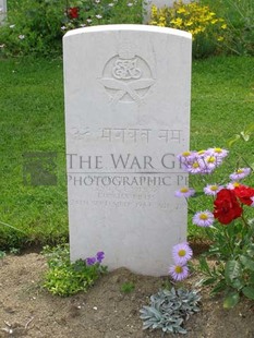 ANCONA WAR CEMETERY - BHUPAL THAPA, 